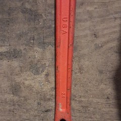 RIDGID 24 in Cast Iron End Pipe Wrench Heavy Duty Adjustable 3 in Capacity