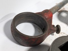 Lot of 42 Ridgid pipe threading tools and heads as pictured: 1/2-20, 9/16-12,+