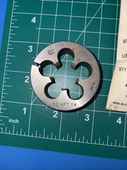 Triumph 1/2 &ndash; 14 HSS Adjustable Threading 2&Prime; OD NPS Round Pipe Die 68451 Japan