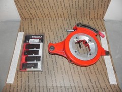 Ridgid 711 self- open die head with NEW 1 &ndash; 2 Inch NPT die set for rigid 1224