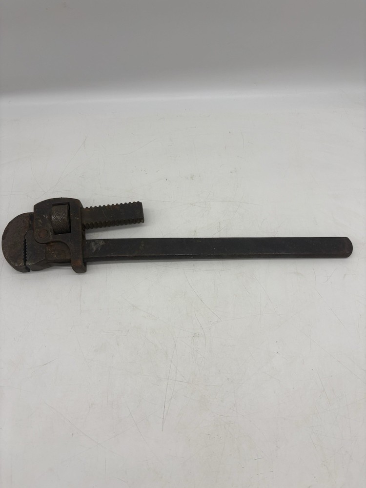 Vintage Heavy Duty Steel Offset Adjustable Pipe Wrench Monkey Plumber 16&Prime; &ndash; 19&Prime;
