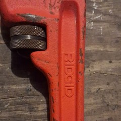 RIDGID 24 in Cast Iron End Pipe Wrench Heavy Duty Adjustable 3 in Capacity