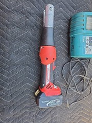 rothenberger press tool 16001 With 1/2-3/4&1&Prime;jaws Two Batteries & Charger